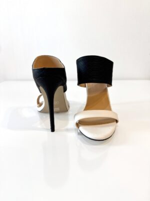 ヒールミュールサンダル