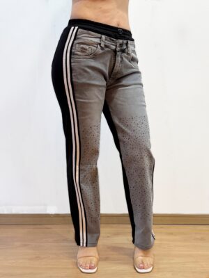 KF1122スポーティー×輝き♡ストラス付きストレートパンツ（ウエストゴム仕様）